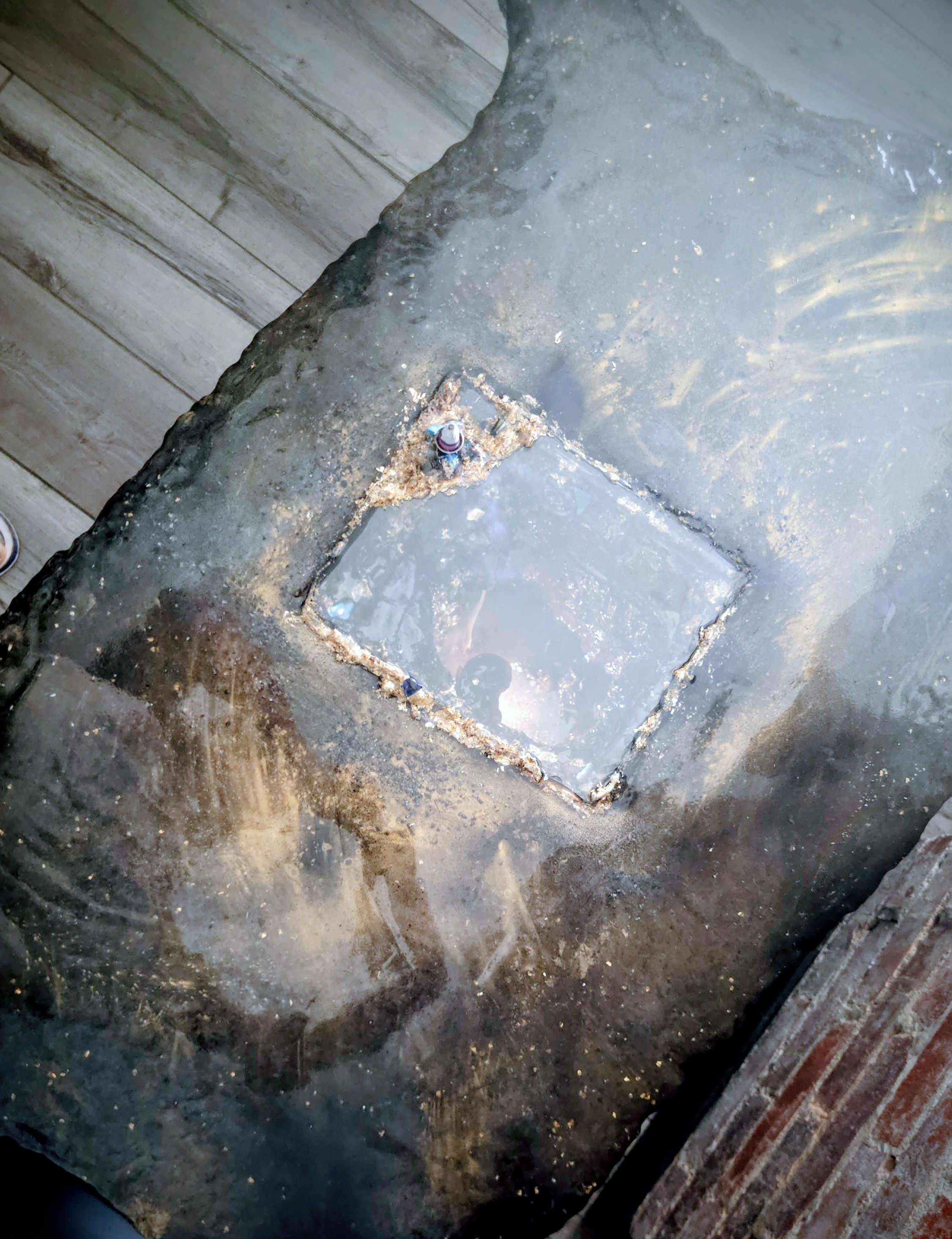 Medusa concrete table top detail thumbnail with resin and gold